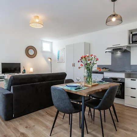 Cap Ocean-15 By Interhome