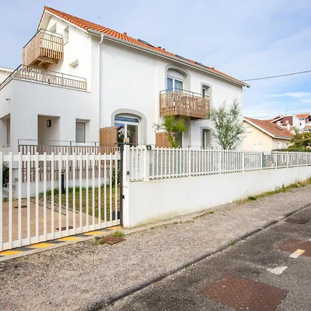 Cap Ocean-15 By Interhome